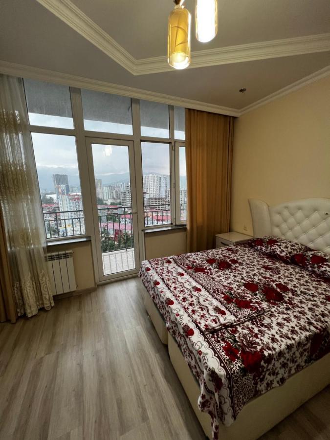 Sea Apartments Батуми Екстериор снимка