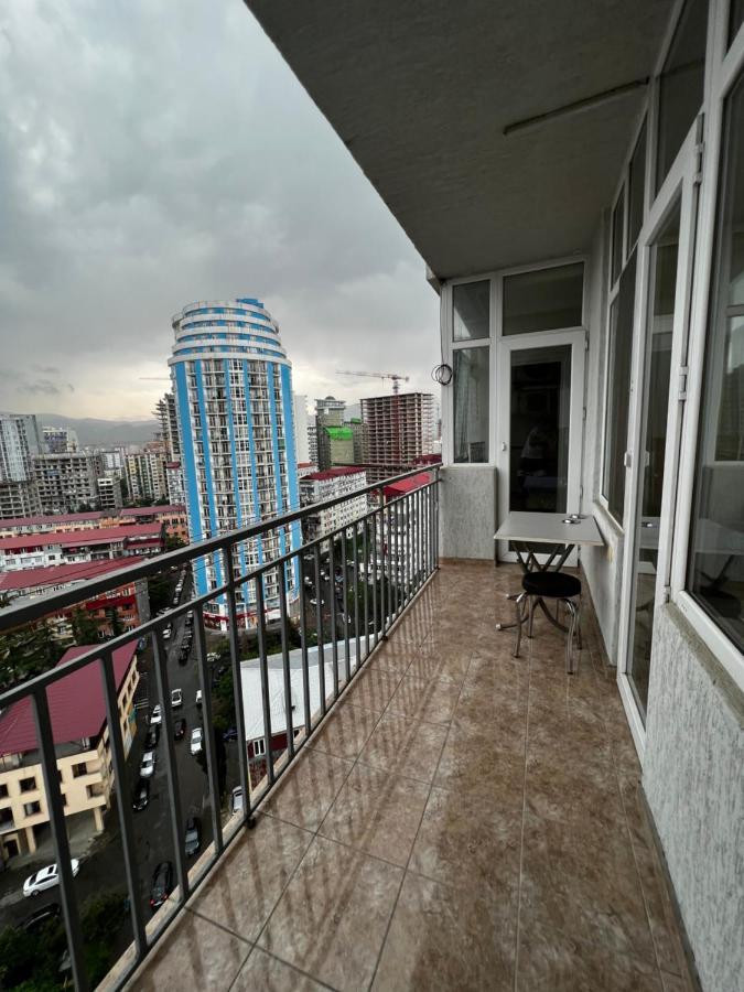 Sea Apartments Батуми Екстериор снимка